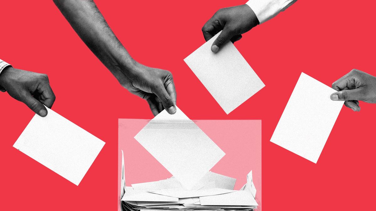 Hands providing feedback cards